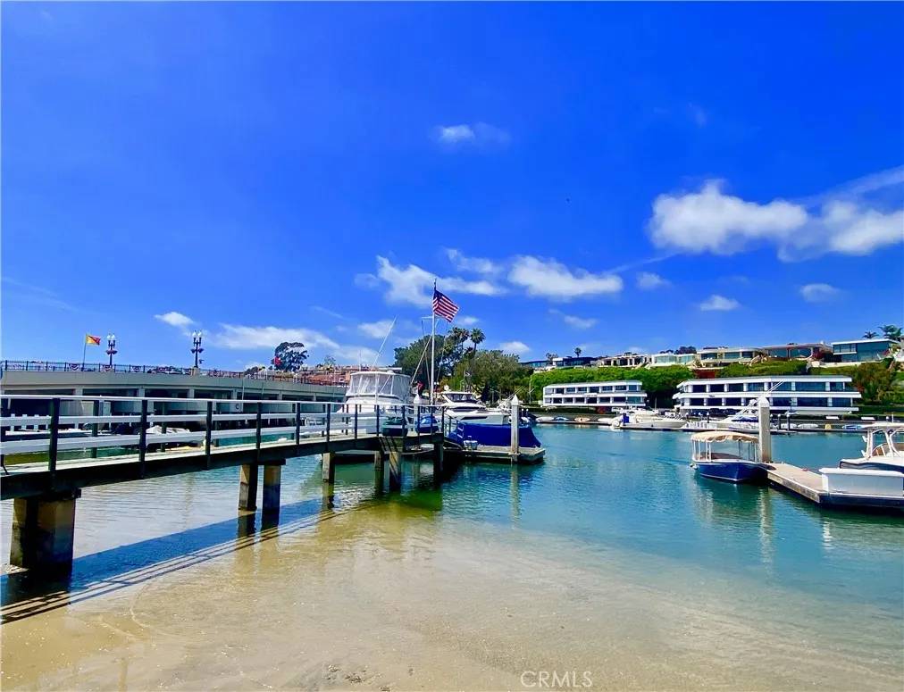 Newport Beach, CA 92662,1407 N Bay Front East