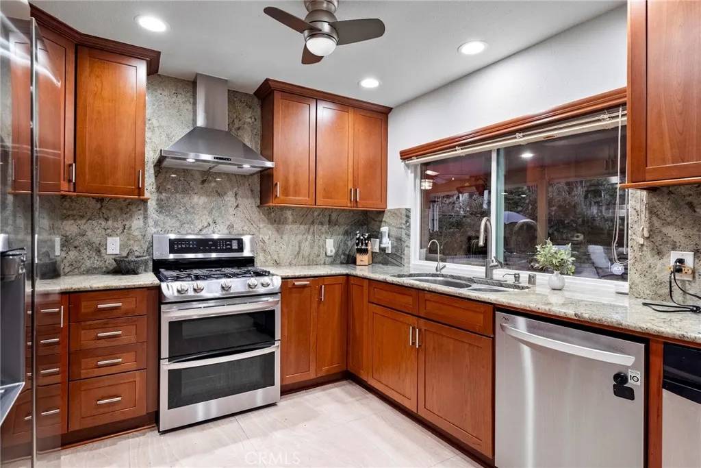 Irvine, CA 92604,8 Sandpiper