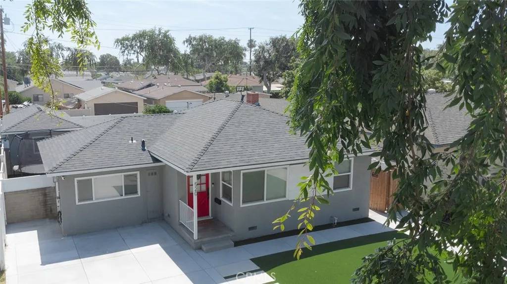 Fullerton, CA 92833,520 S. Paula Avenue