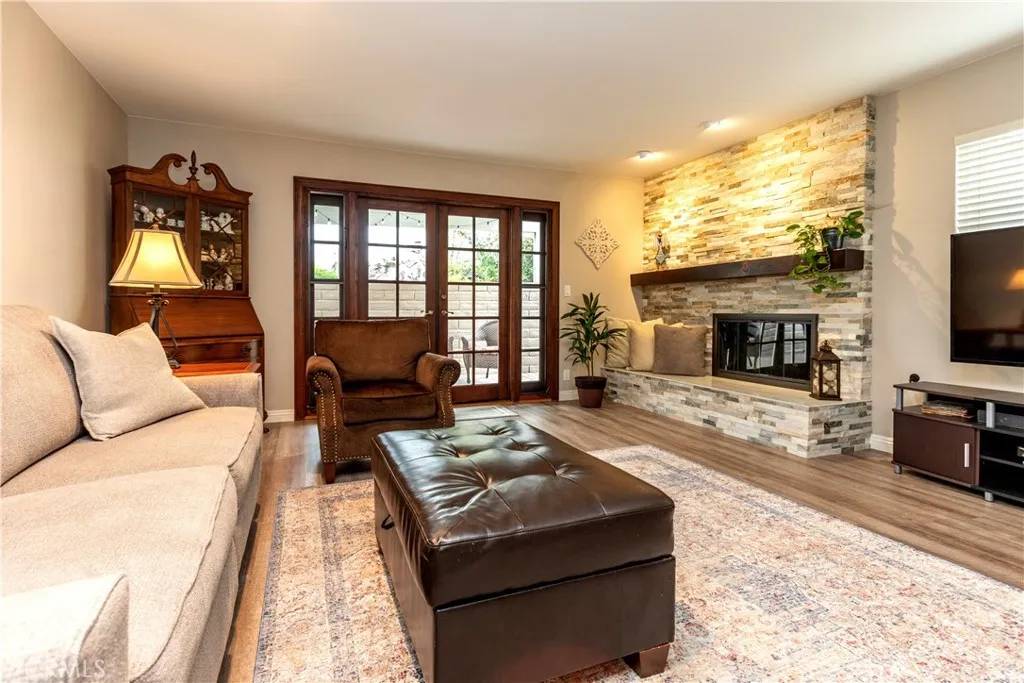 Lake Forest, CA 92630,23212 Meadowbrook Circle