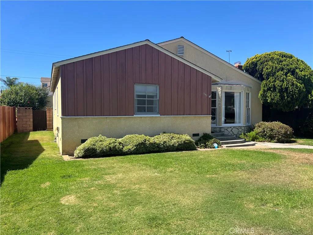 Huntington Beach, CA 92648,1107 Florida Street