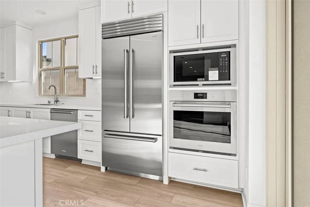 Irvine, CA 92602,242 Collino