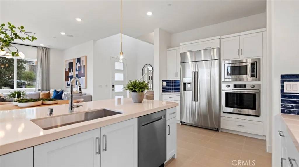 Irvine, CA 92618,169 Sawbuck