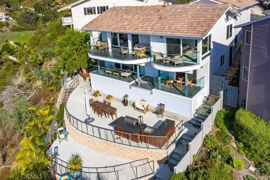 Laguna Beach, CA 92651,986 Oriole Drive