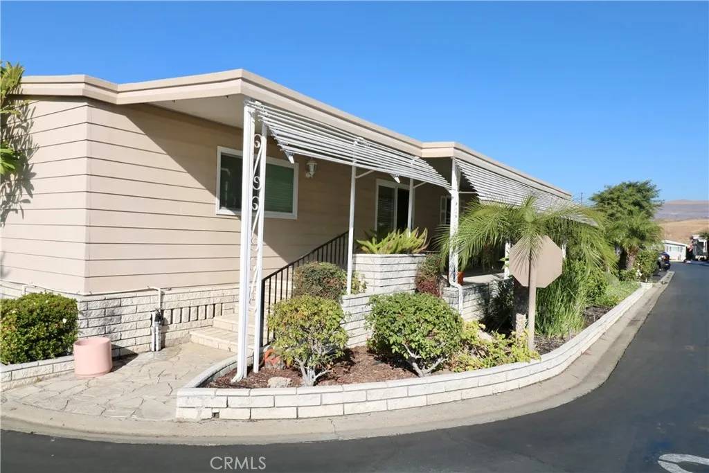 Yorba Linda, CA 92886,16959 Lake Ridge #209