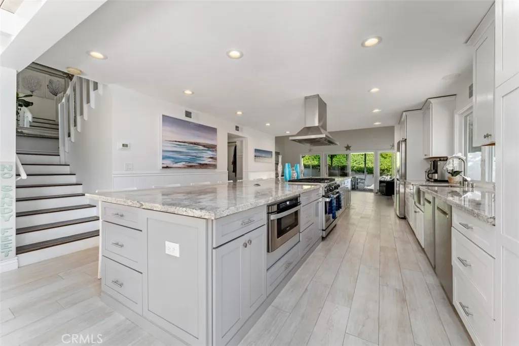 Laguna Beach, CA 92651,499 Nyes Place