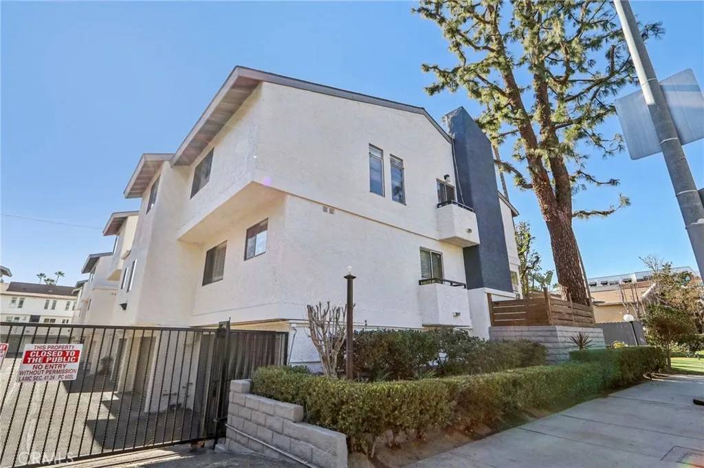Valley Village, CA 91607,12390 Chandler Boulevard #J