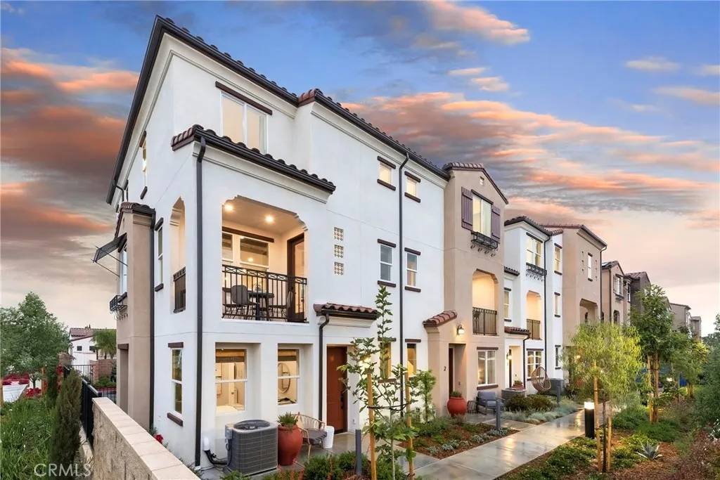 Anaheim, CA 92804,2209 W. Orange #15
