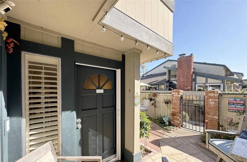 Huntington Beach, CA 92649,16537 Sell Circle #CI10