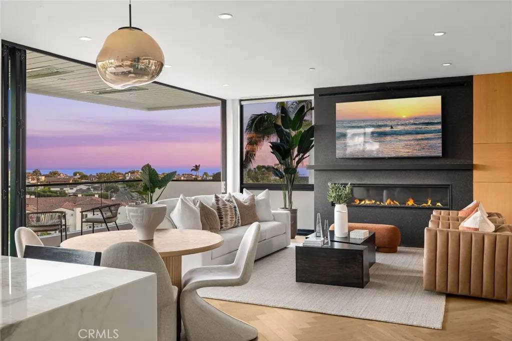 Corona Del Mar, CA 92625,504 Hazel Drive