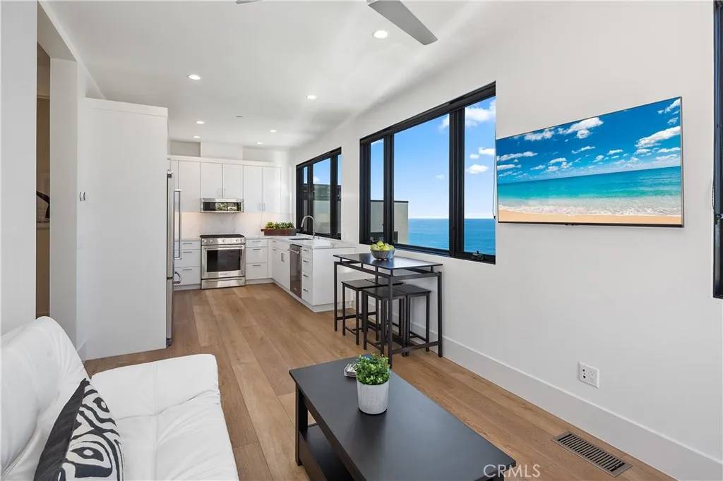 Laguna Beach, CA 92651,565 Fern Street #B