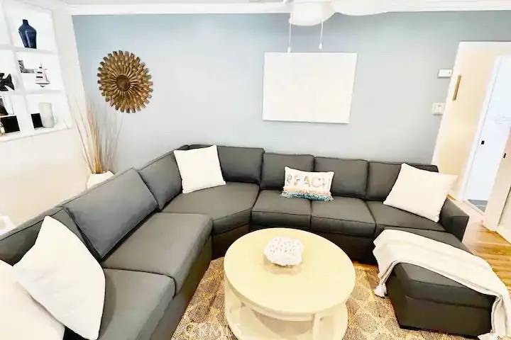 Long Beach, CA 90803,5267 E Ocean Boulevard #4