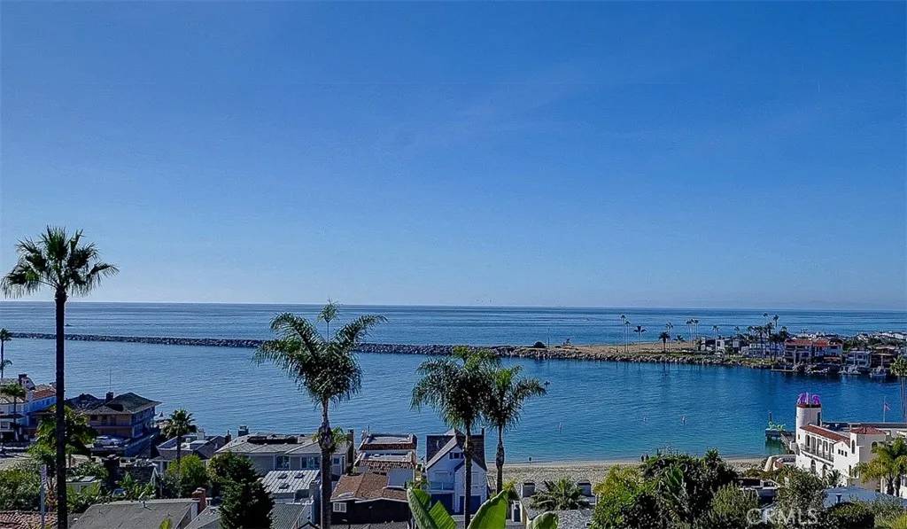 Corona Del Mar, CA 92625,2614 Ocean Boulevard