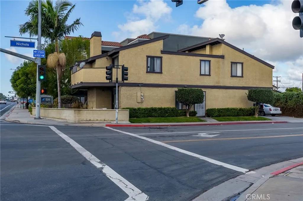 Huntington Beach, CA 92647,7611 Warner Avenue