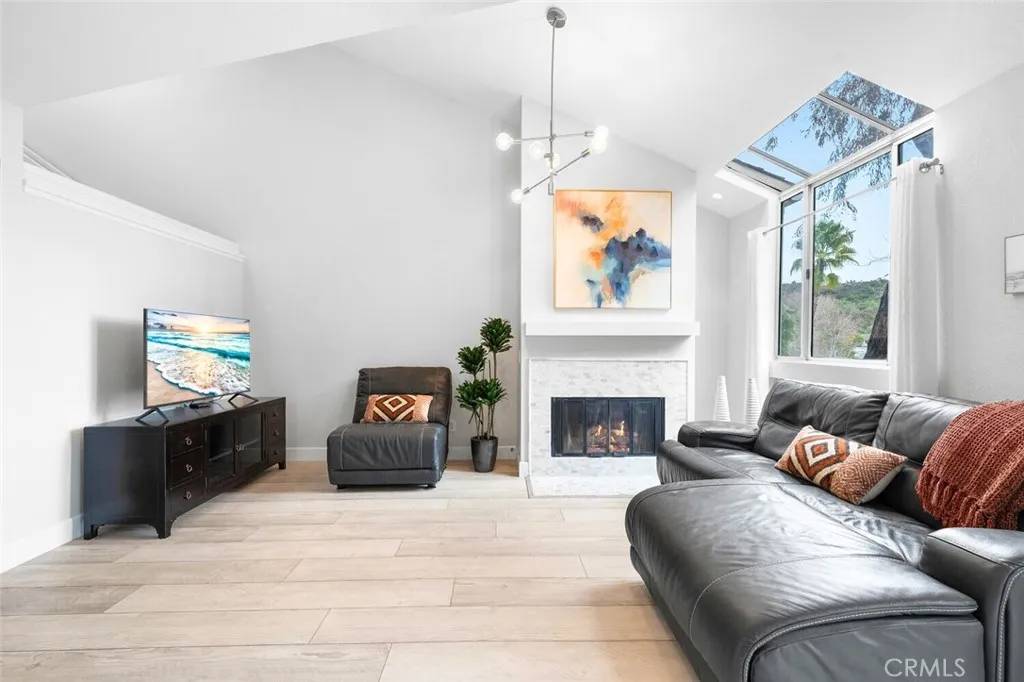 Laguna Beach, CA 92651,213 Santa Rosa Court