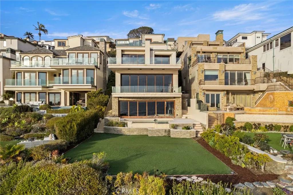 Laguna Beach, CA 92651,25 Bay Drive