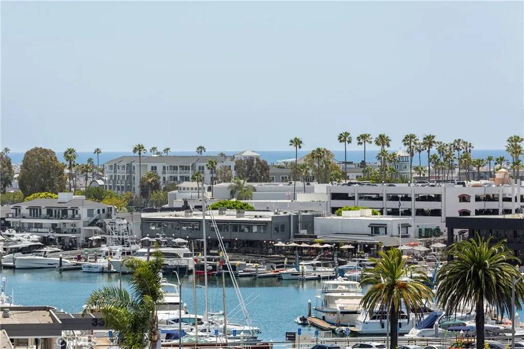 Newport Beach, CA 92663,231 Santa Ana Avenue