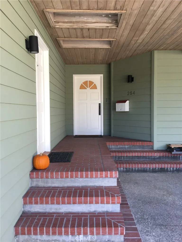 Laguna Beach, CA 92651,Address not disclosed