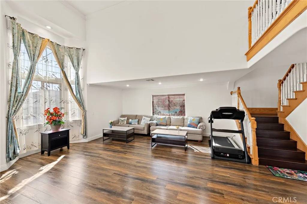 San Gabriel, CA 91776,5143 Acacia Street