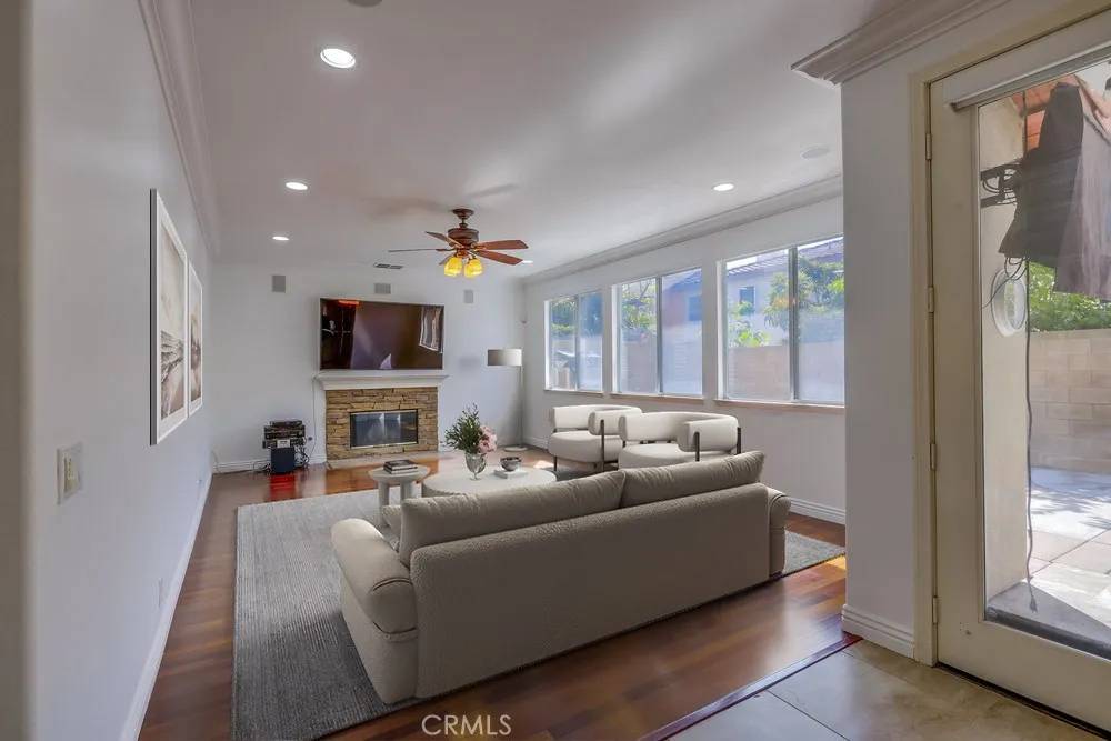 Irvine, CA 92602,20 Villager