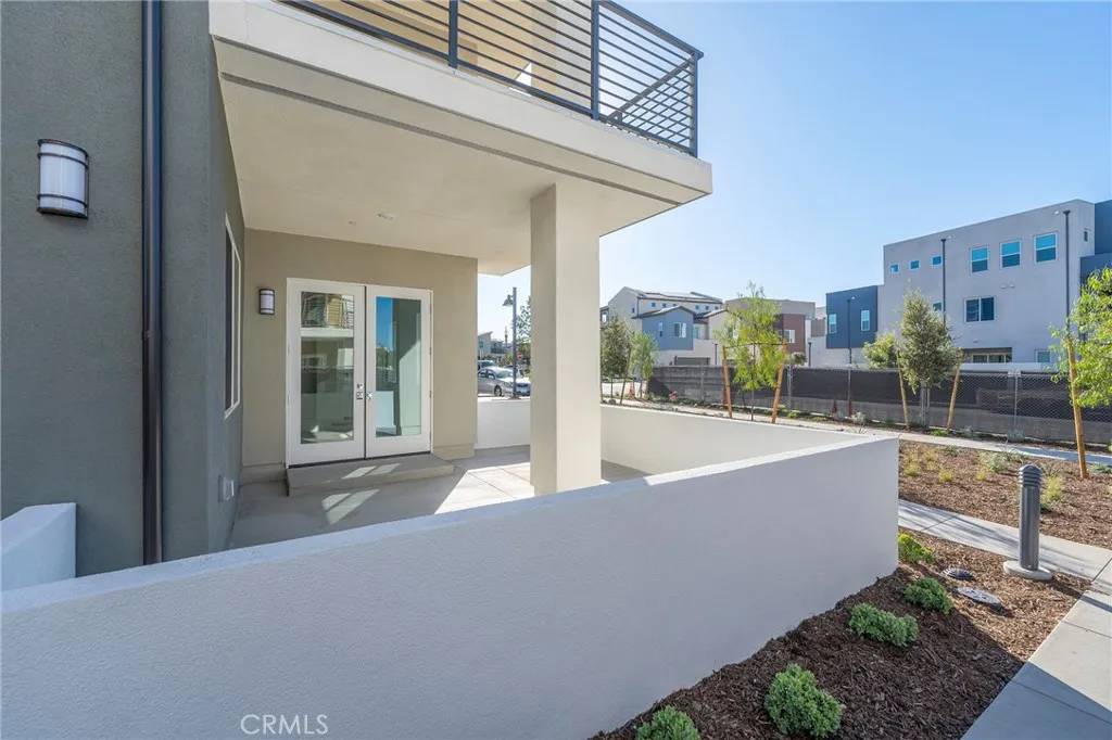 Irvine, CA 92618,121 Baluster