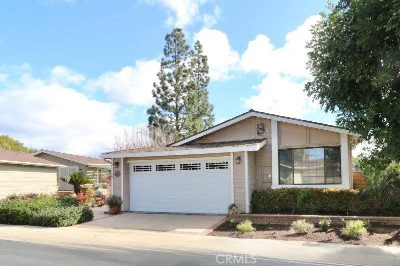 Santa Ana, CA 92705,2533 Shadow Lake #124