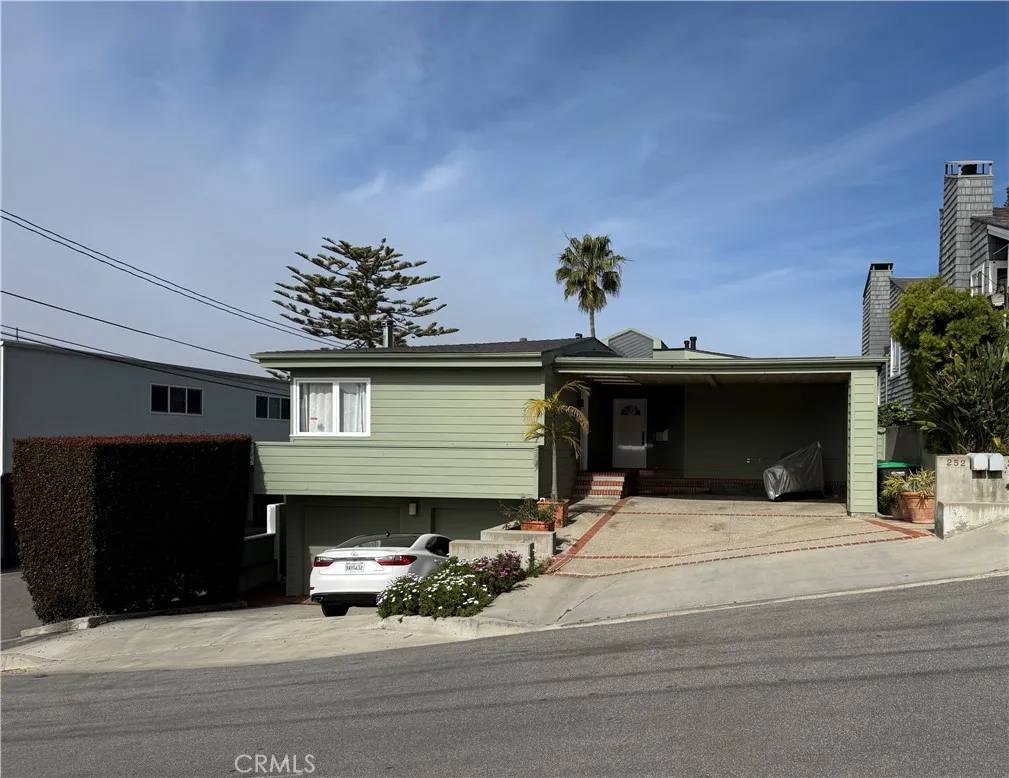 Laguna Beach, CA 92651,Address not disclosed