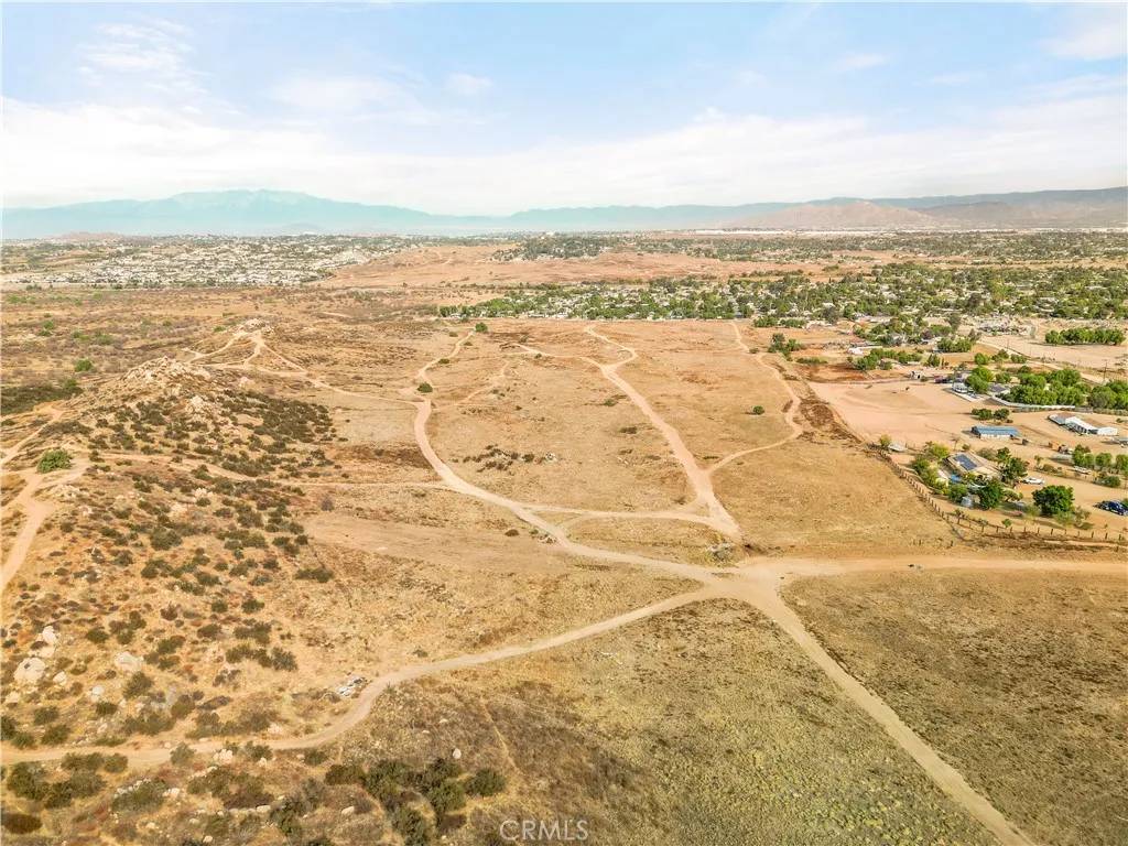 Perris, CA 92570,0 no address