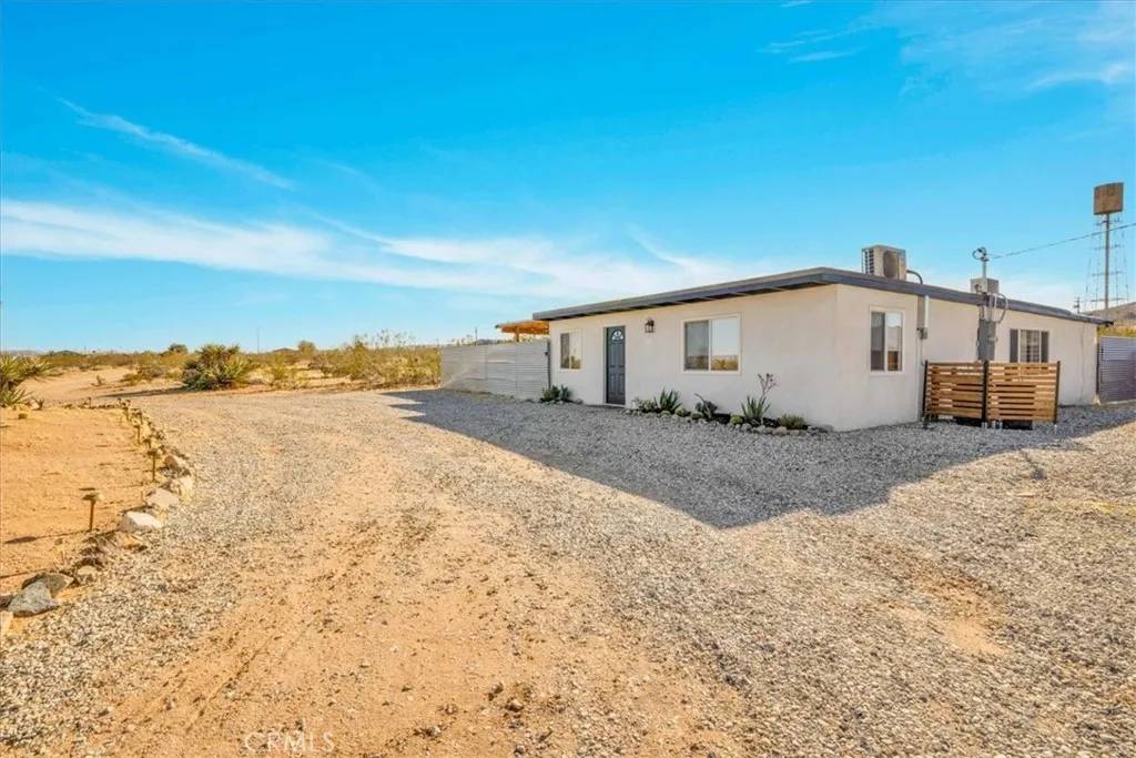 Landers, CA 92285,1746 Golden Sands Road