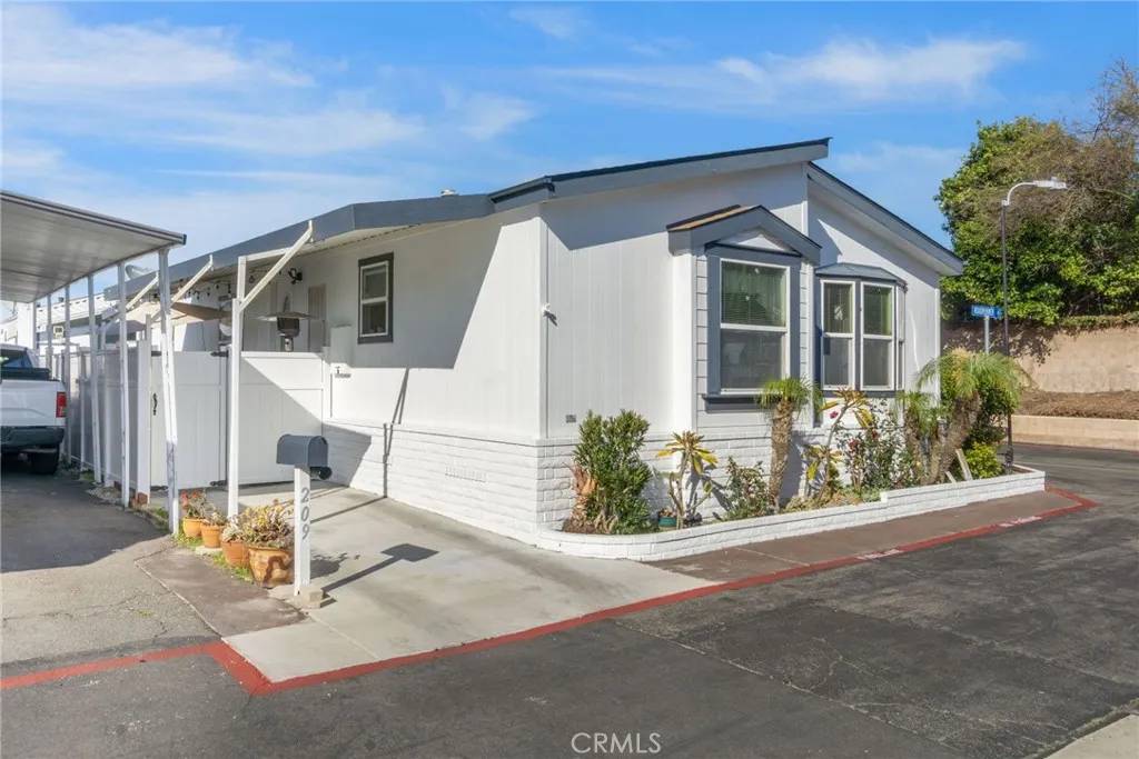 Fountain Valley, CA 92708,209 Road Runner