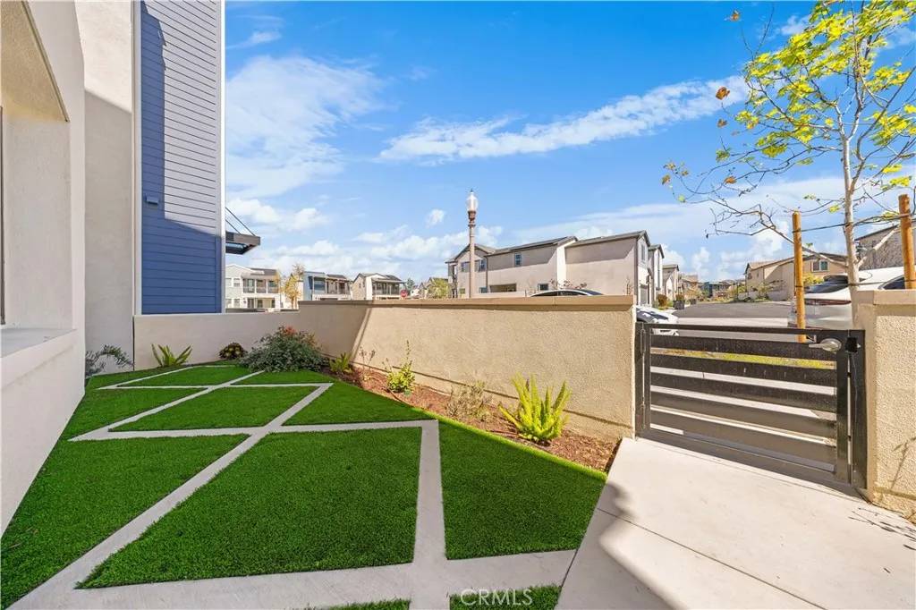 Irvine, CA 92618,102 Yugen