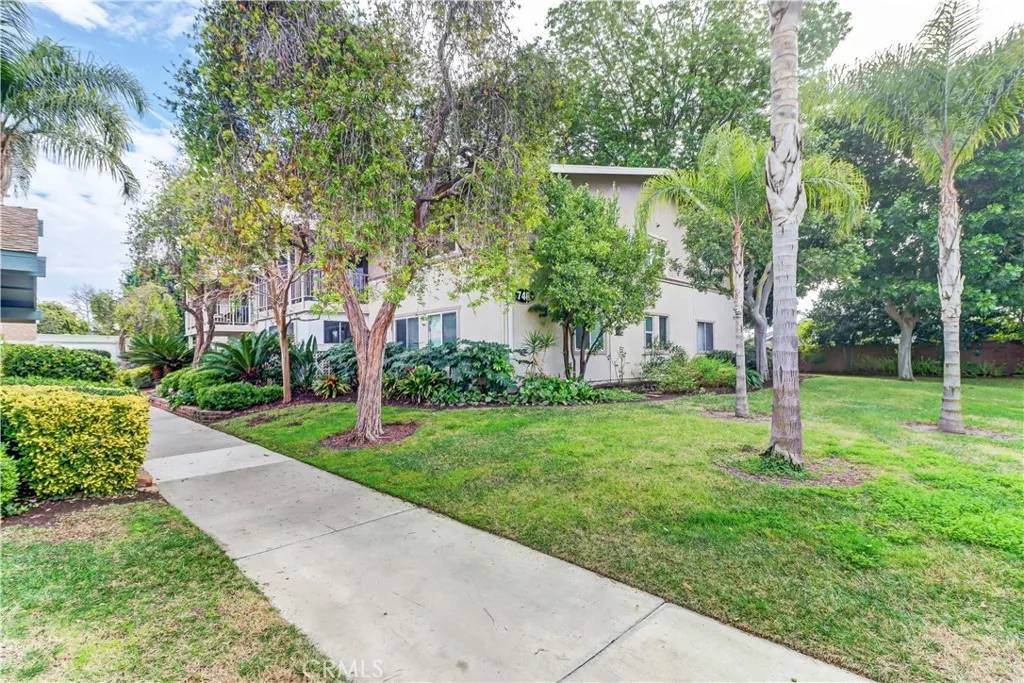 Laguna Woods, CA 92637,746 Avenida Majorca #O