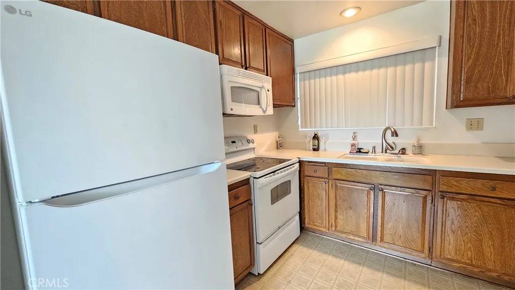 Laguna Woods, CA 92637,3367 Punta Alta #1D