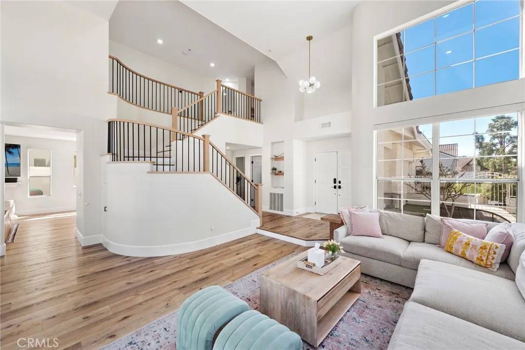 San Clemente, CA 92673,2200 Via Iris