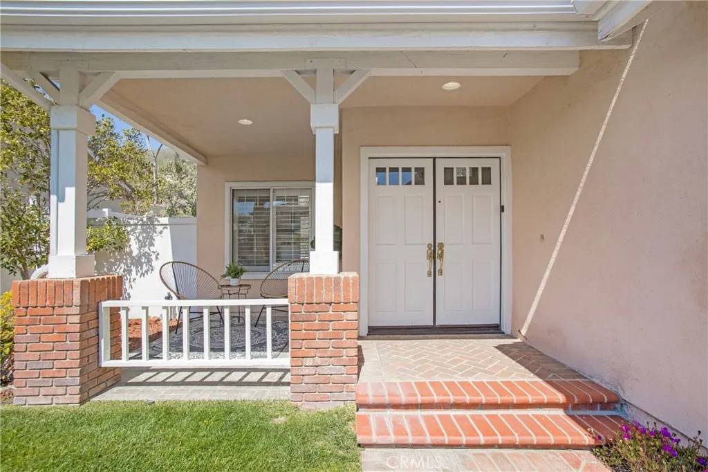 Lake Forest, CA 92610,17 Calle Cabrillo