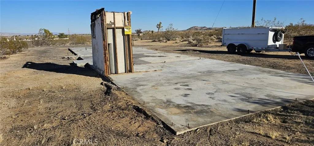 Landers, CA 92285,57186 Karol