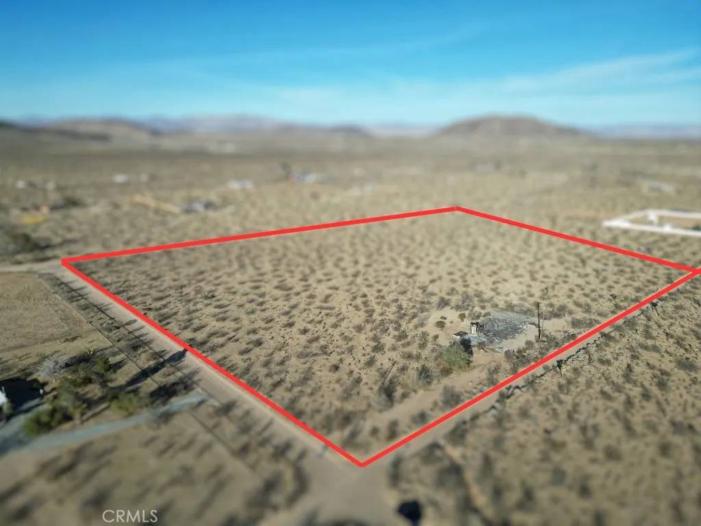 Landers, CA 92285,57186 Karol