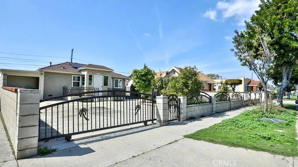Santa Ana, CA 92703,310 N Bewley Street