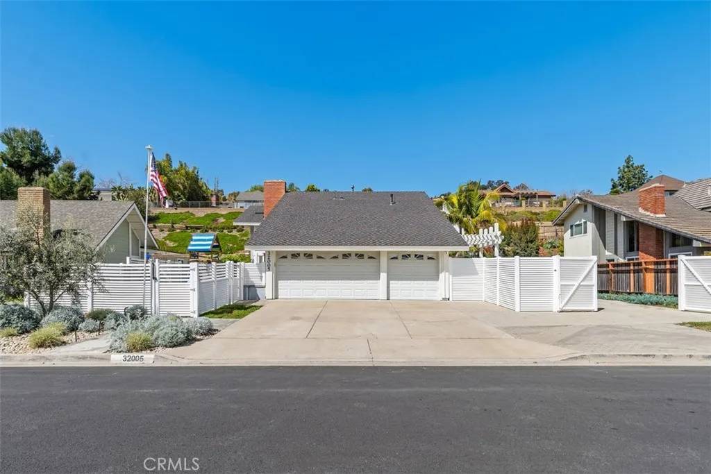 San Juan Capistrano, CA 92675,32005 Avenida Evita