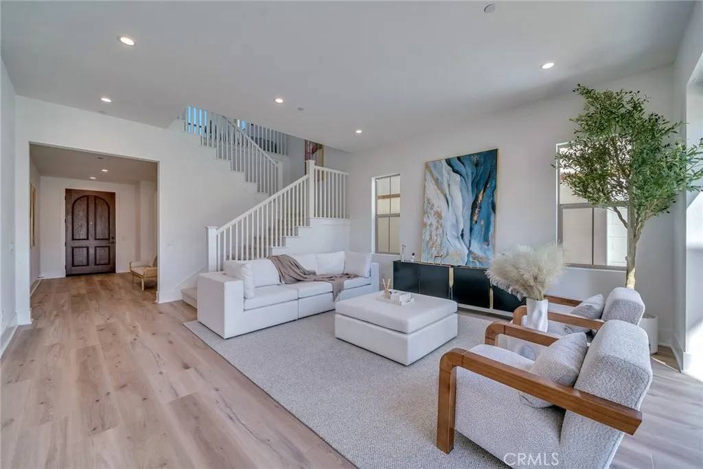 Irvine, CA 92618,316 Brimwood