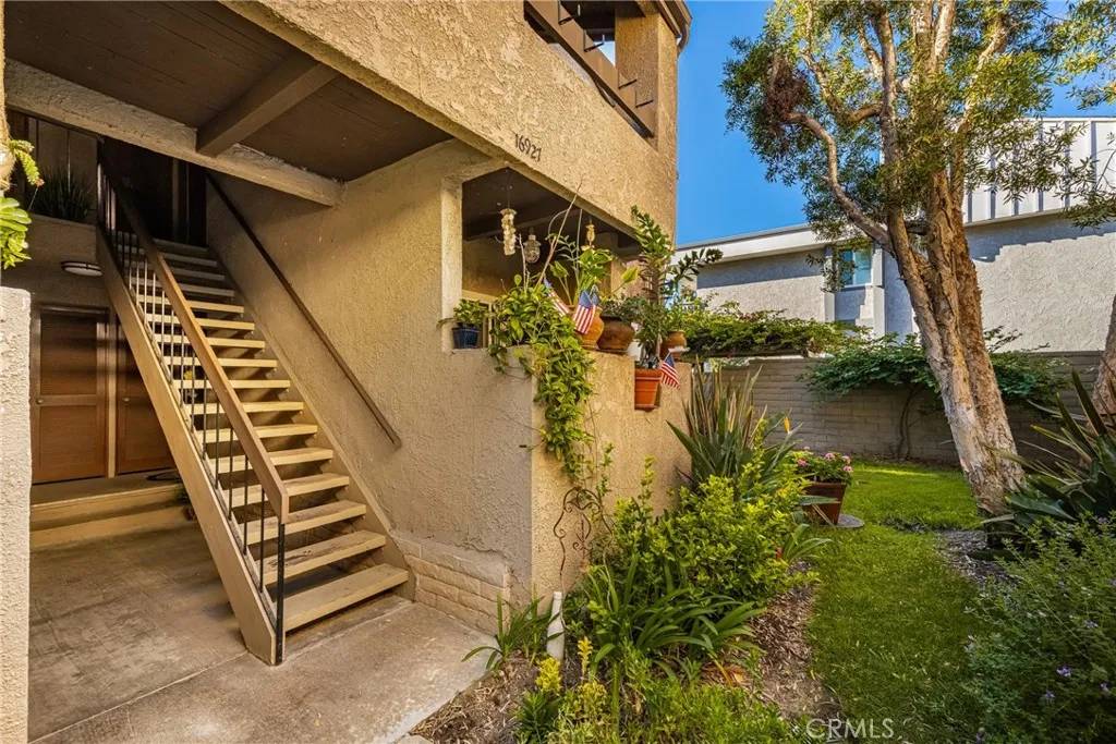Huntington Beach, CA 92649,16927 Bluewater Lane