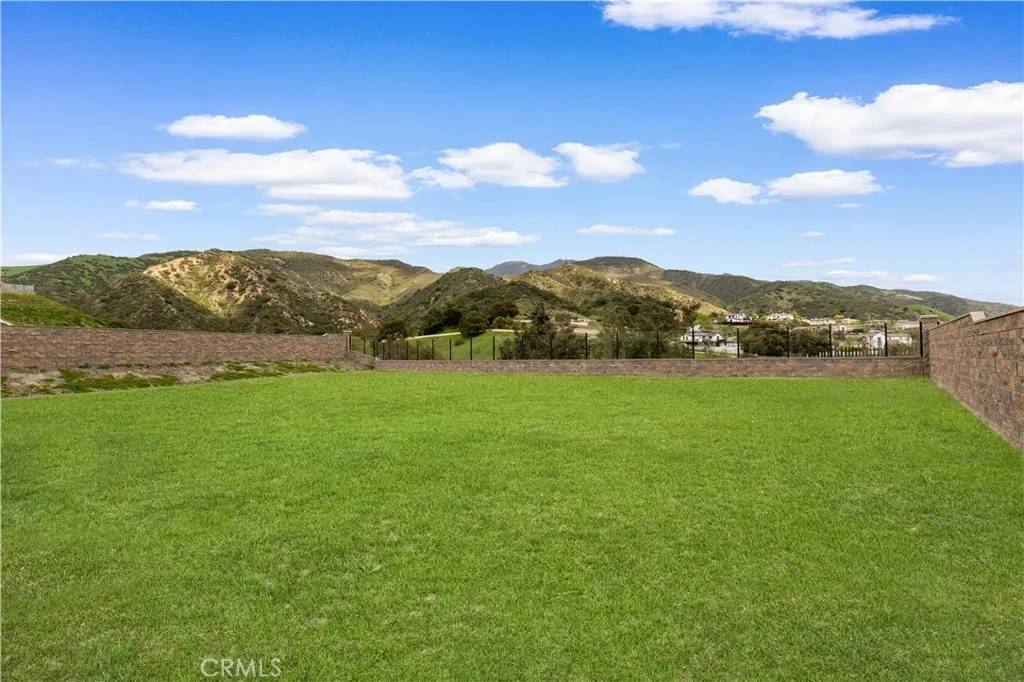 Silverado, CA 92676,18492 Boulder Bluff