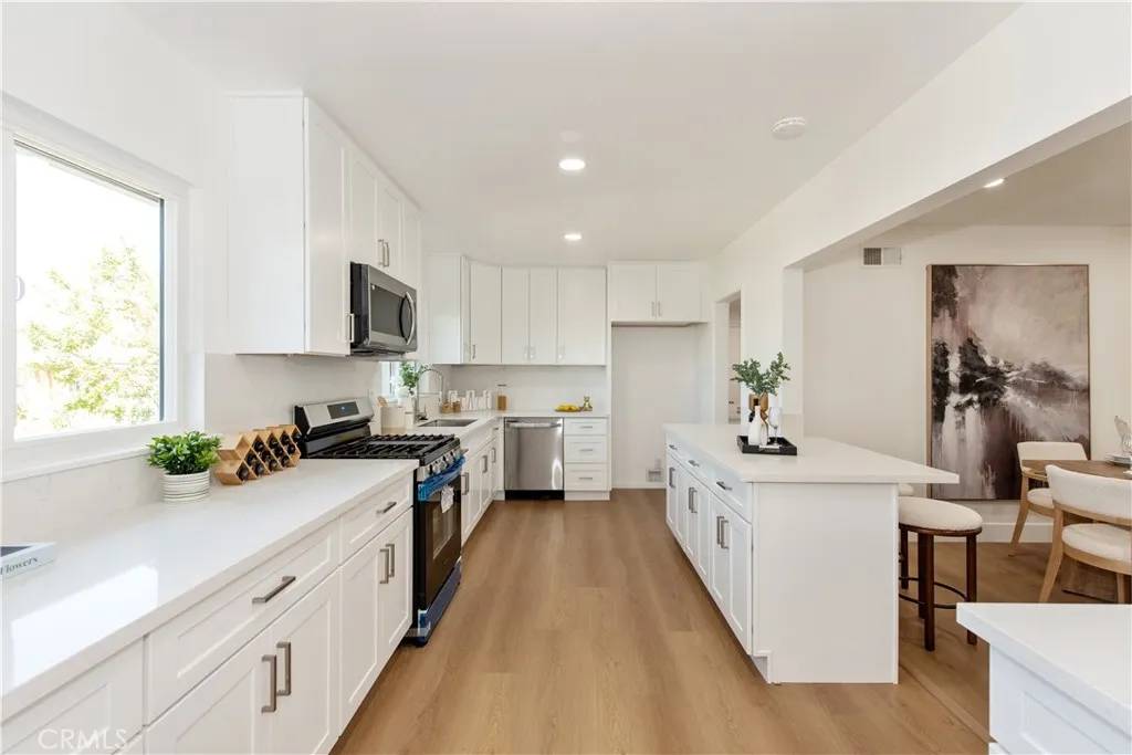 Covina, CA 91723,781 E Navilla Place