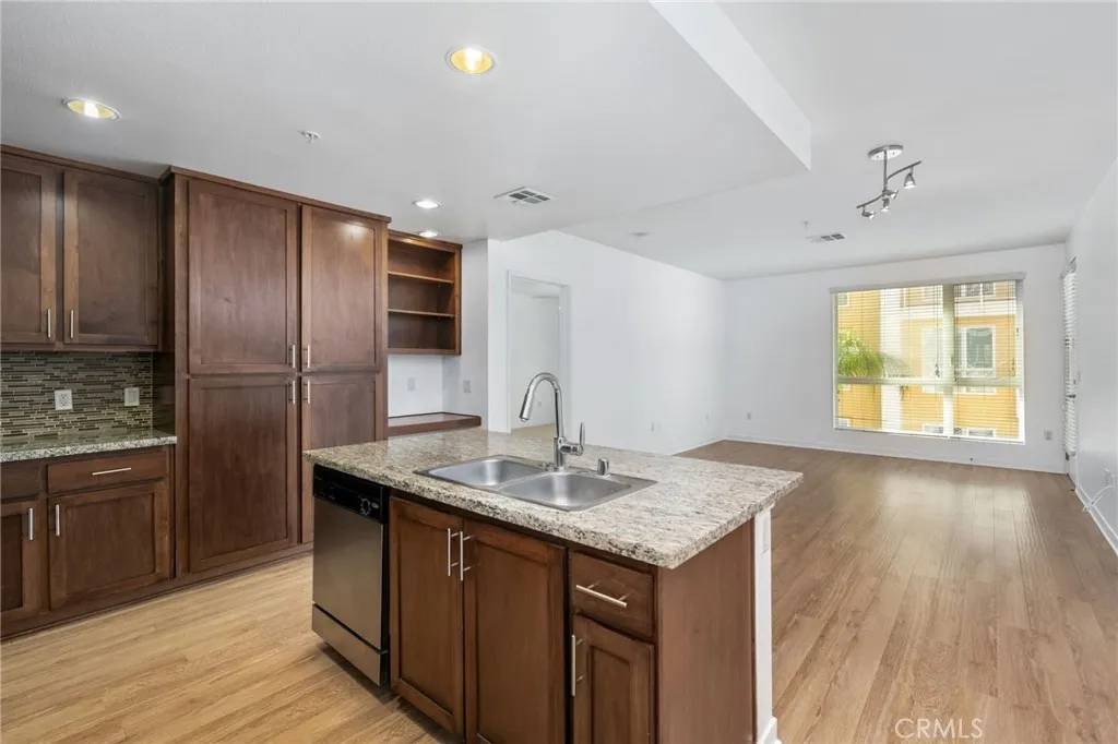 Woodland Hills, CA 91367,21301 Erwin Street #413