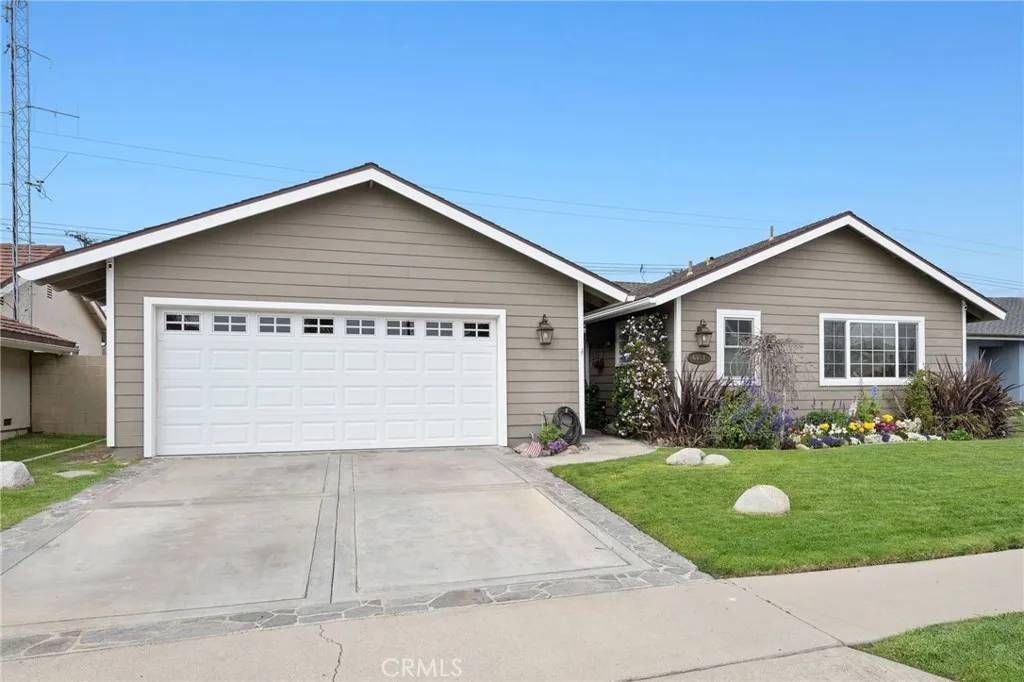 Huntington Beach, CA 92647,6061 Fenley Drive