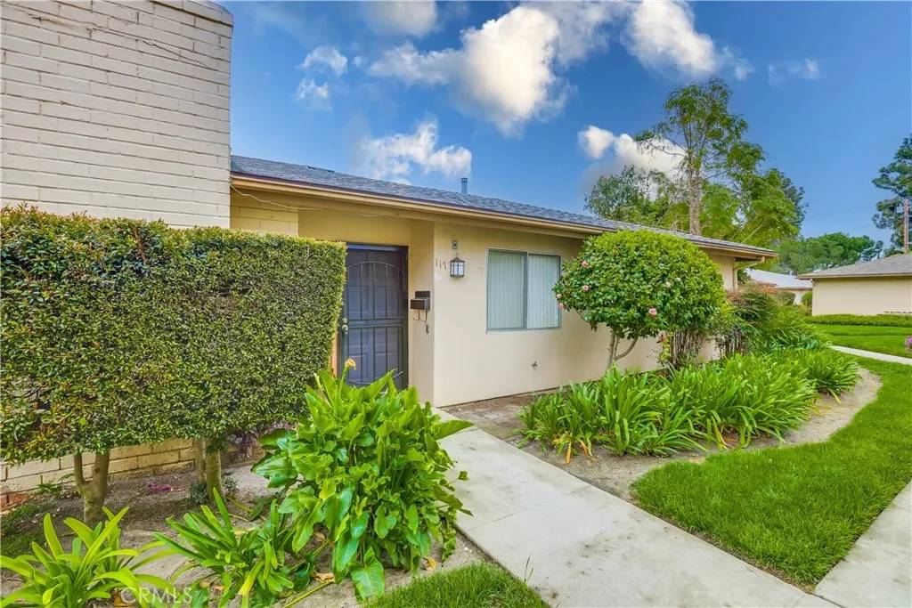 Tustin, CA 92780,1881 Mitchell Avenue #117