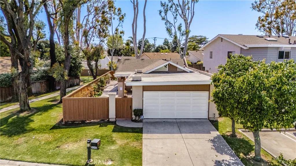 Huntington Beach, CA 92646,8292 MANIFESTO Circle