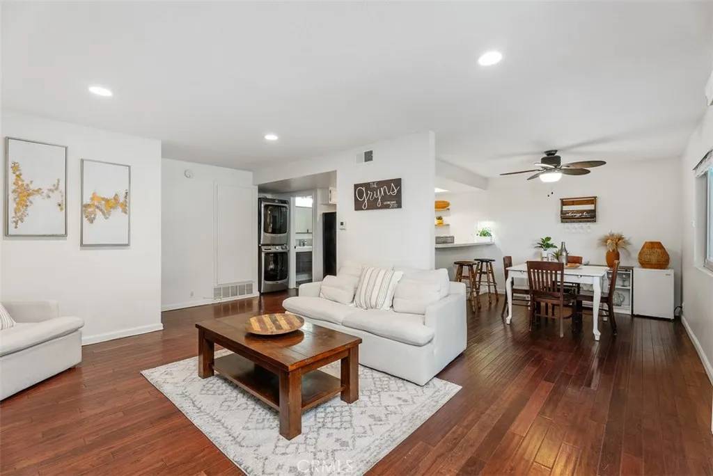 Huntington Beach, CA 92648,19132 Shoreline Lane #6