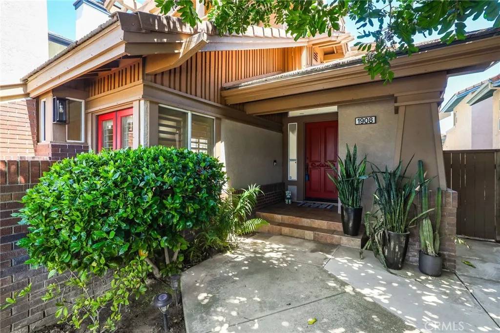 Huntington Beach, CA 92648,1908 Pine Street