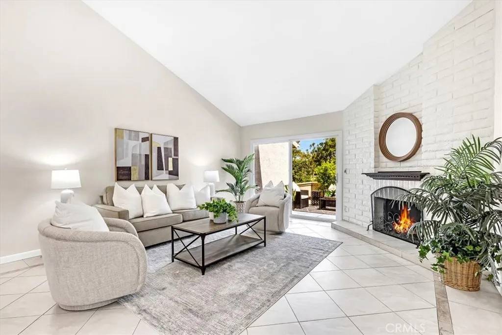 Irvine, CA 92604,86 Sandpiper #17